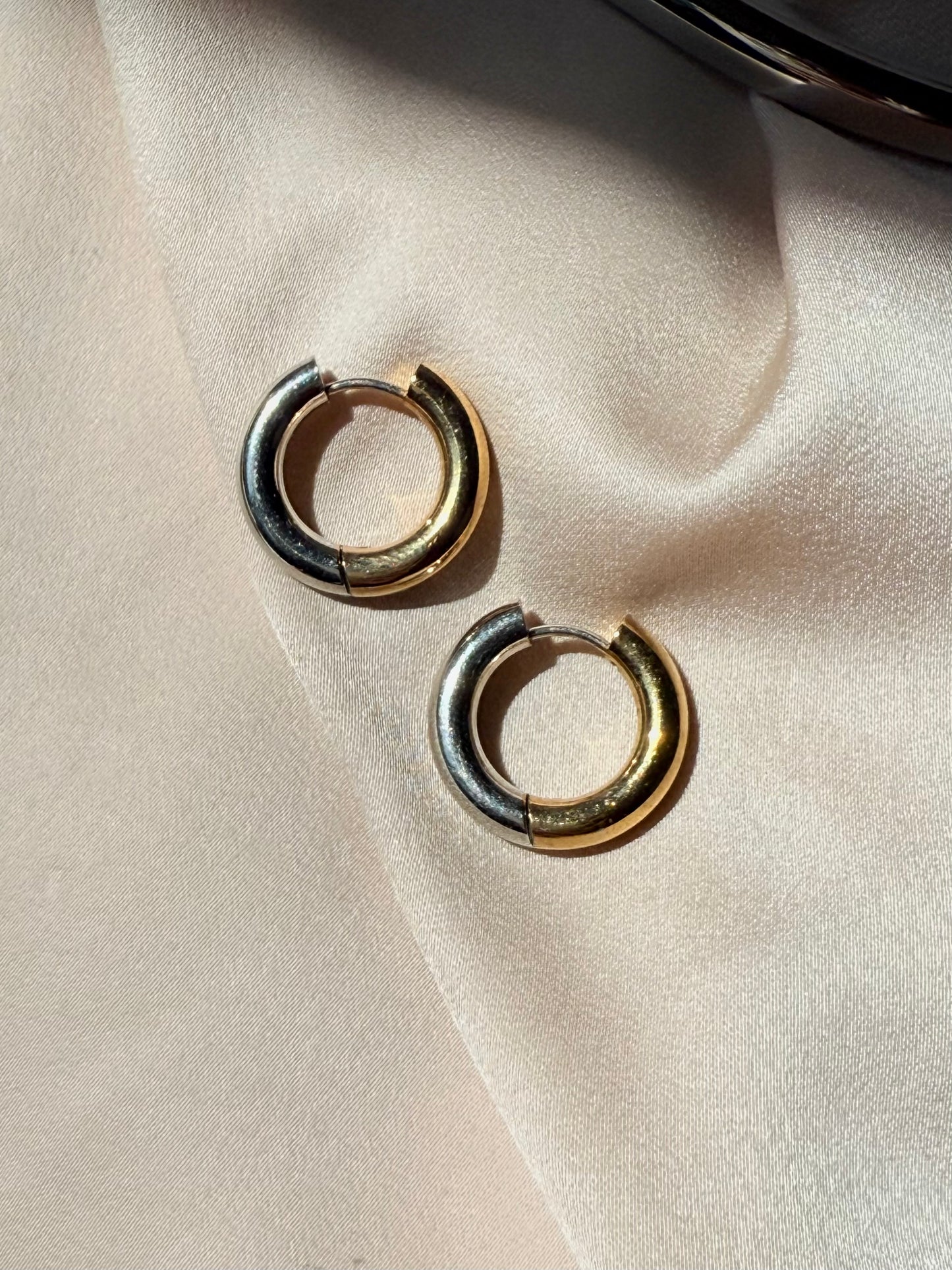 Lunasol round earrings