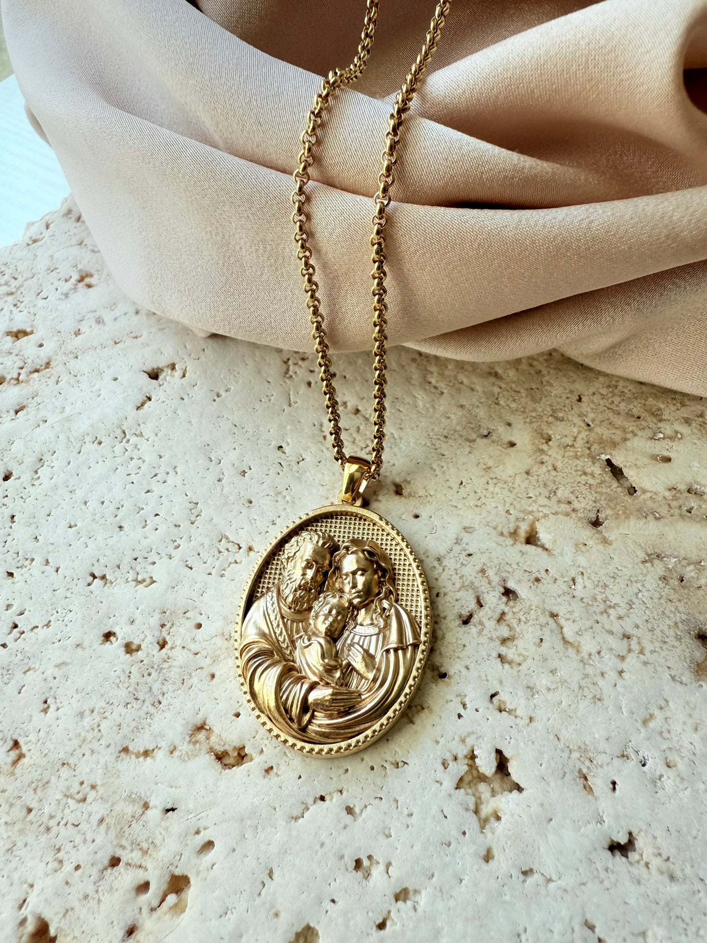 Sagrada familia necklace