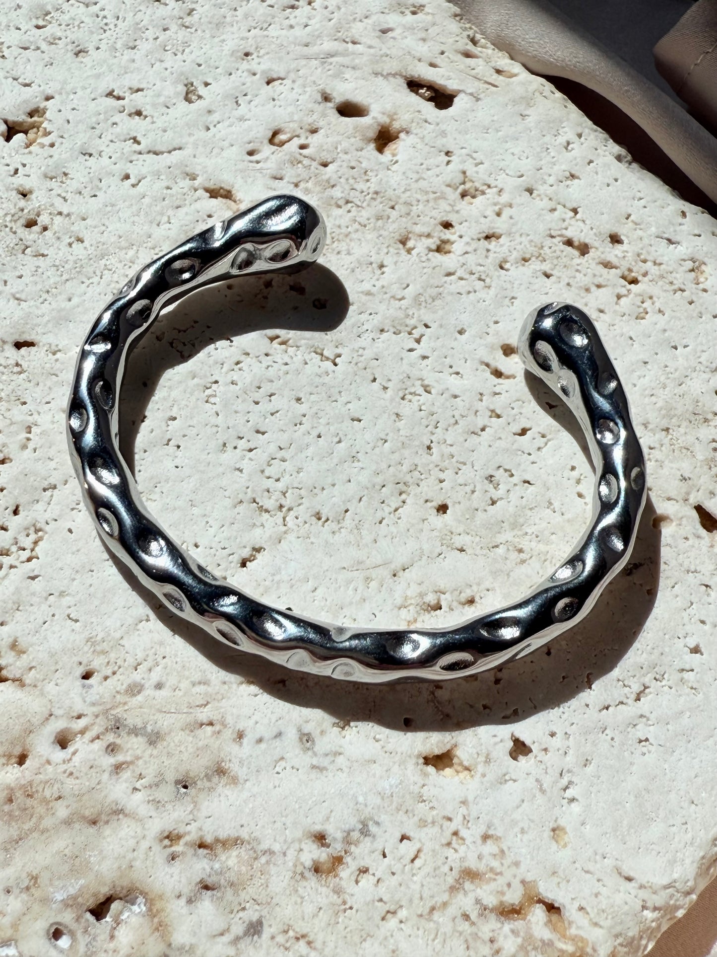 U Bold bangle