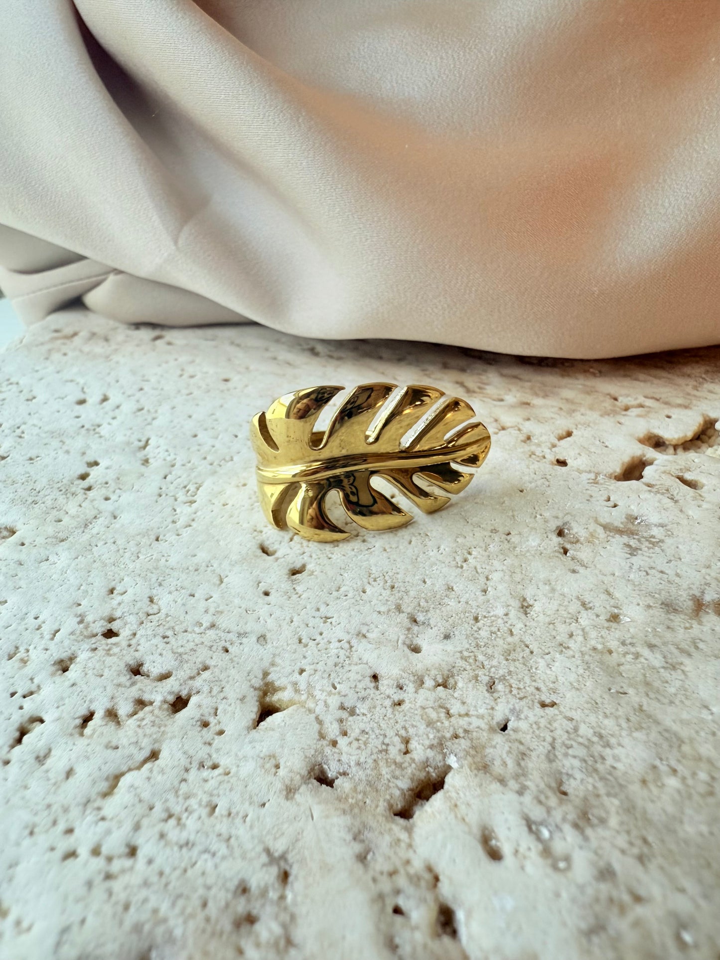 Leaf ring