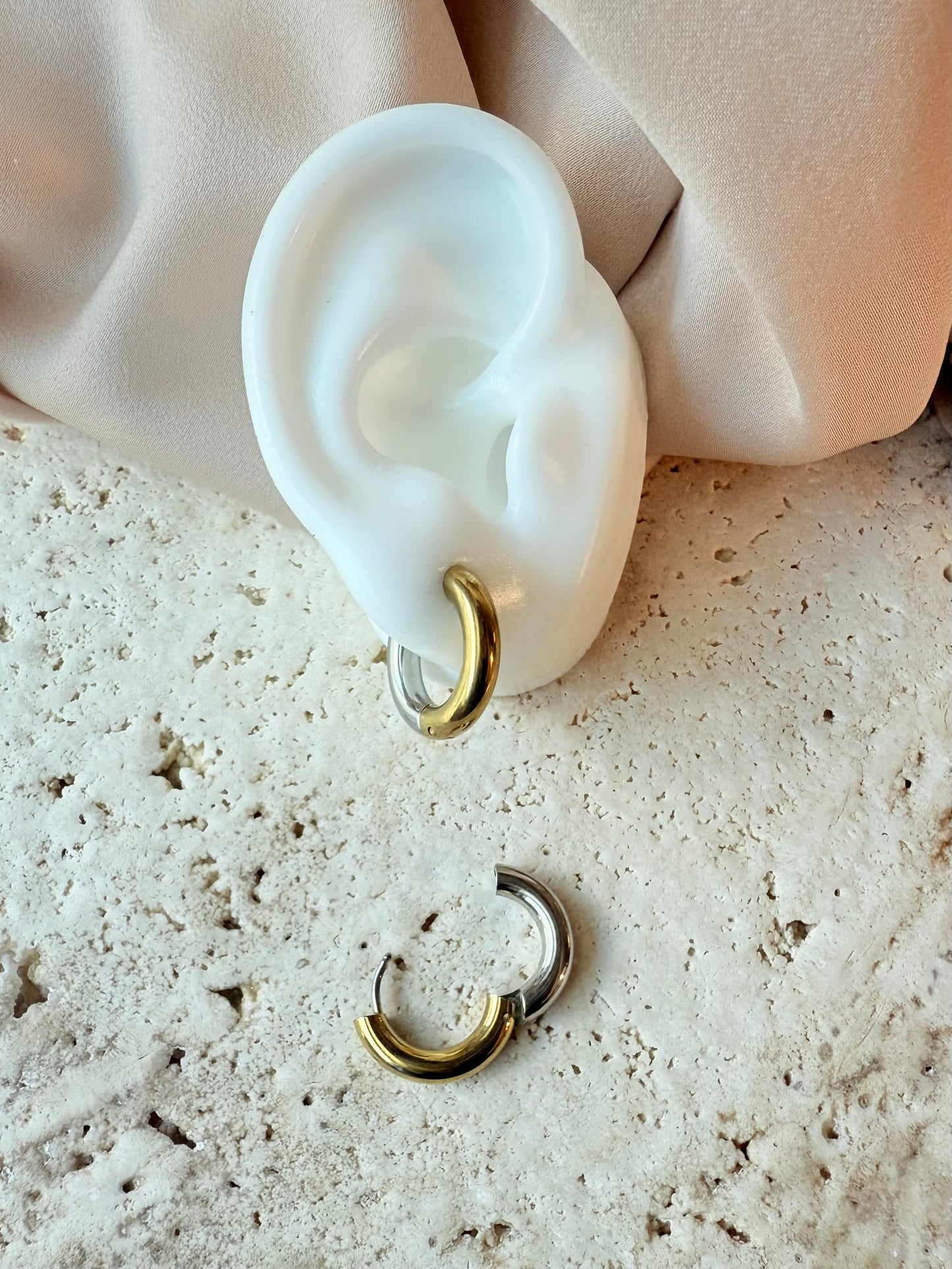 Lunasol round earrings