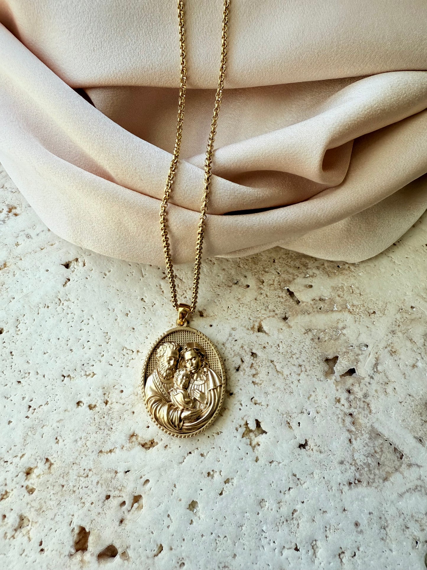 Sagrada familia necklace