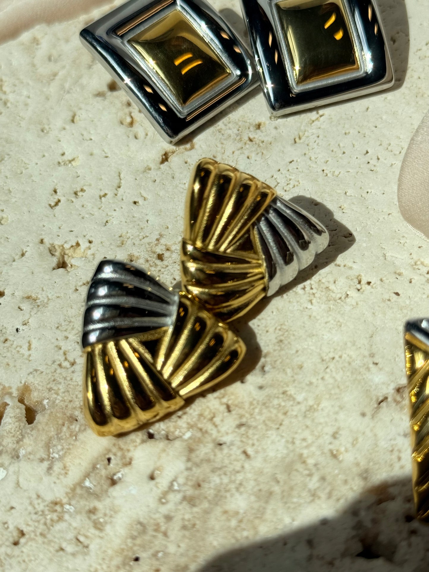 Luxe Angles