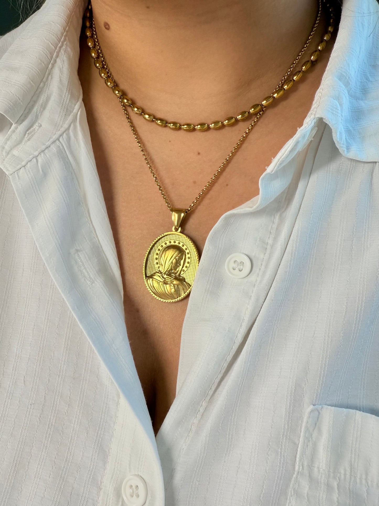 María necklace