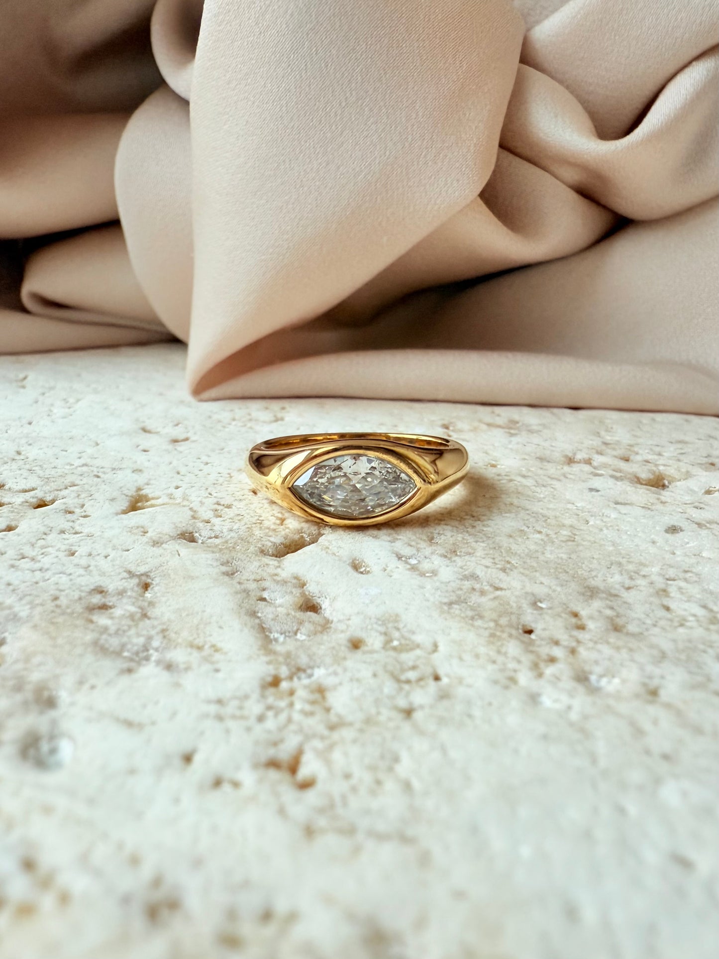 Sophie ring
