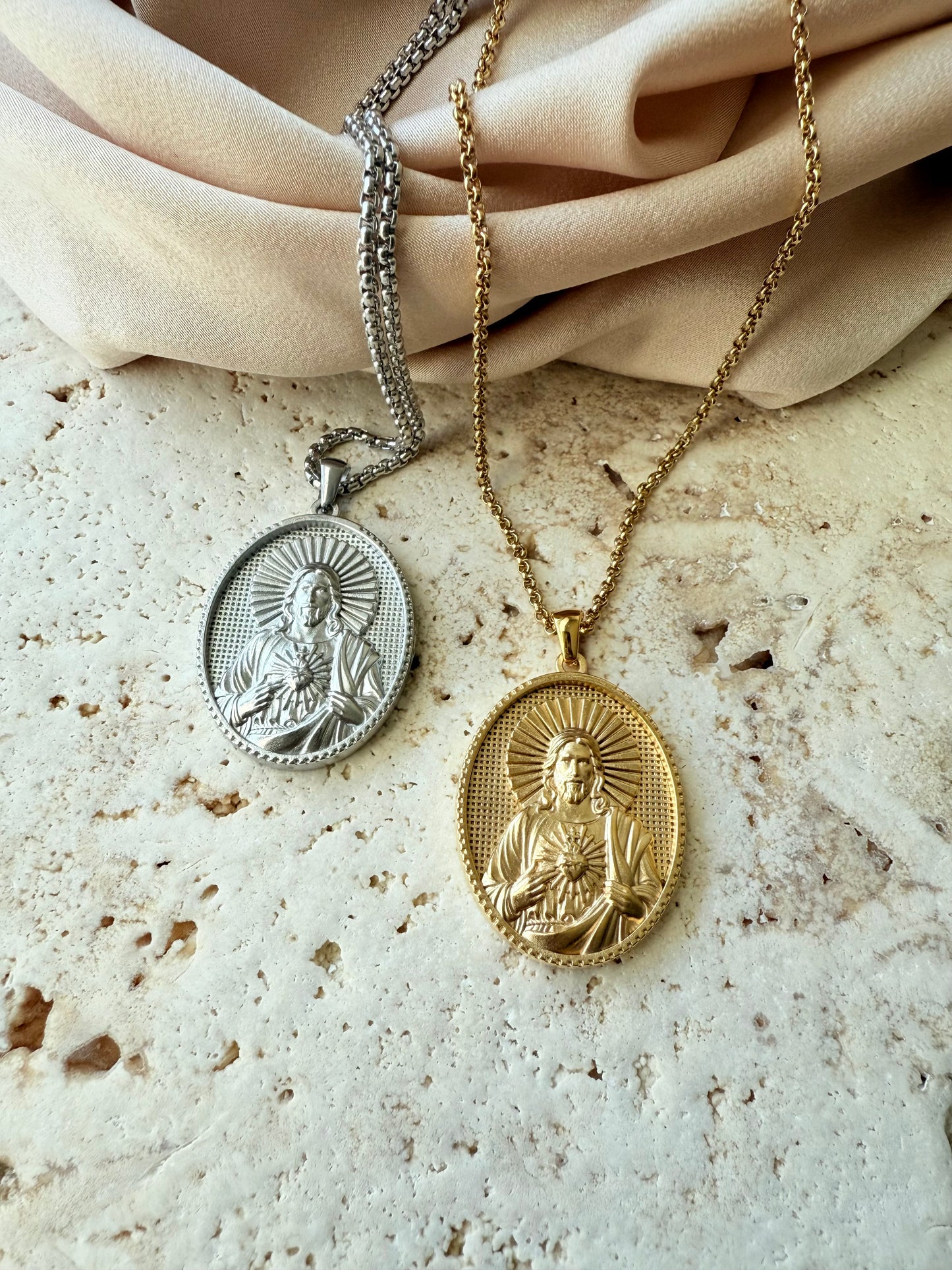 Jesús necklace