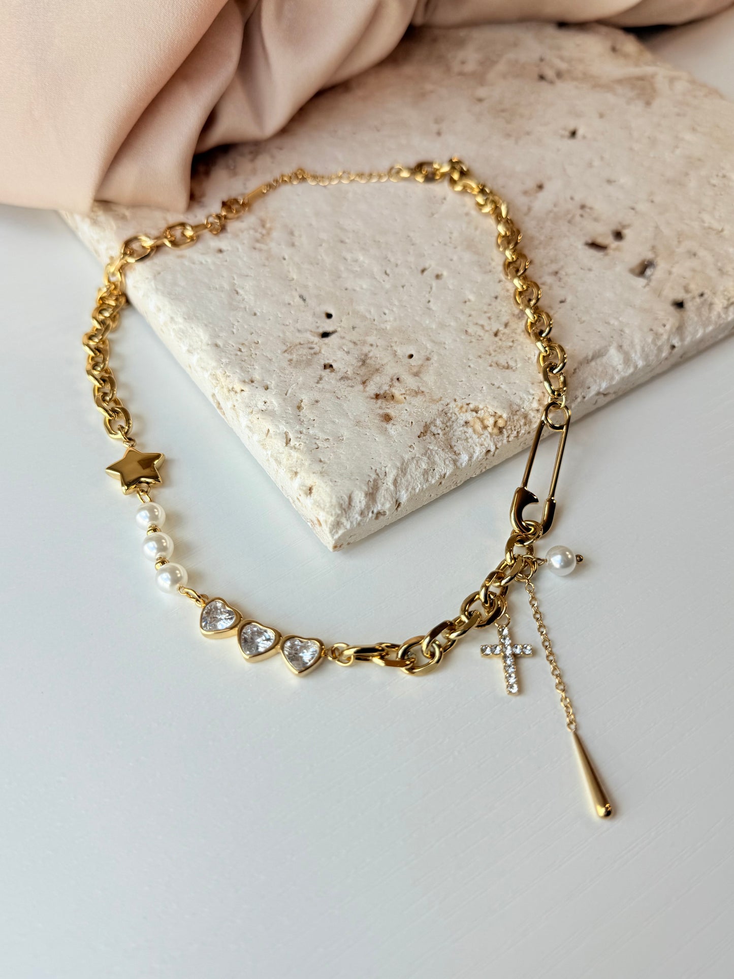 Solenne necklace