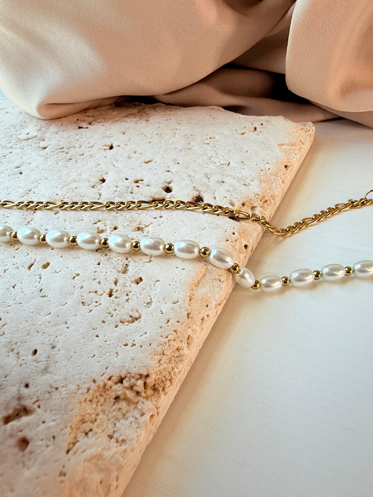 Pearls and chain anklet