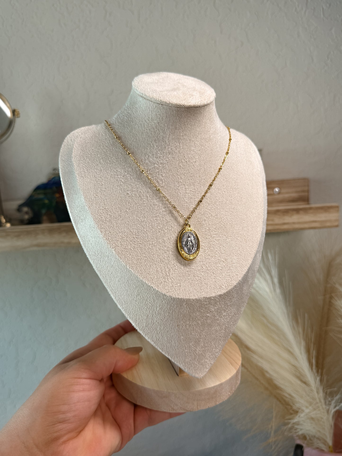 Virgen milagrosa necklace