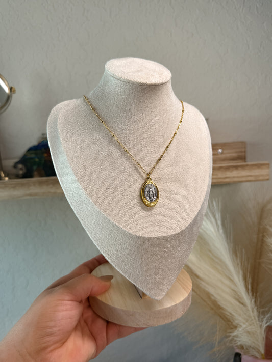 Virgen milagrosa necklace