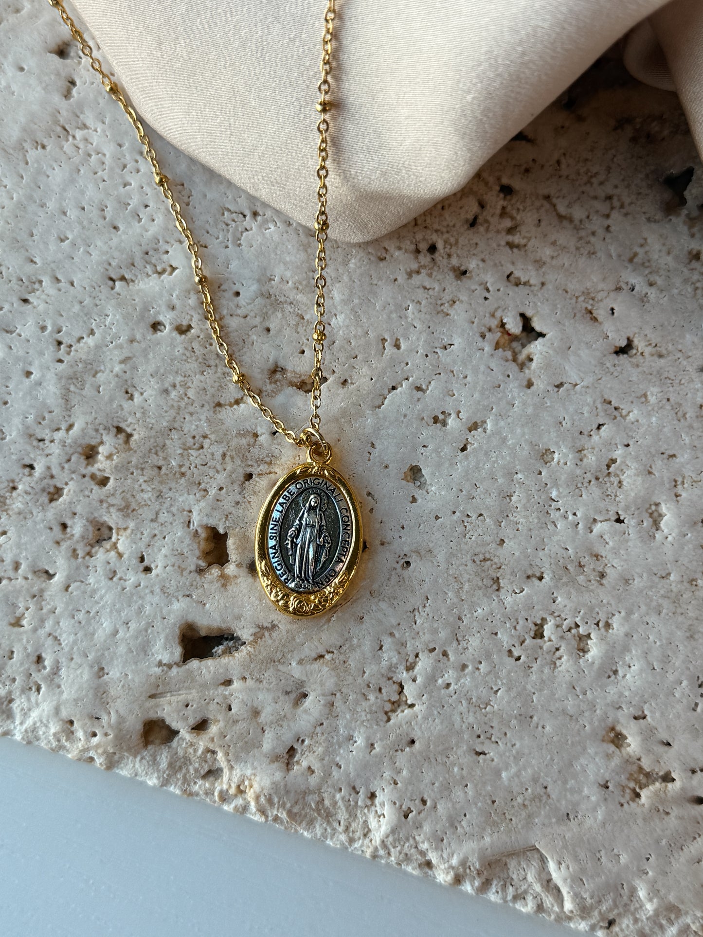 Virgen milagrosa necklace