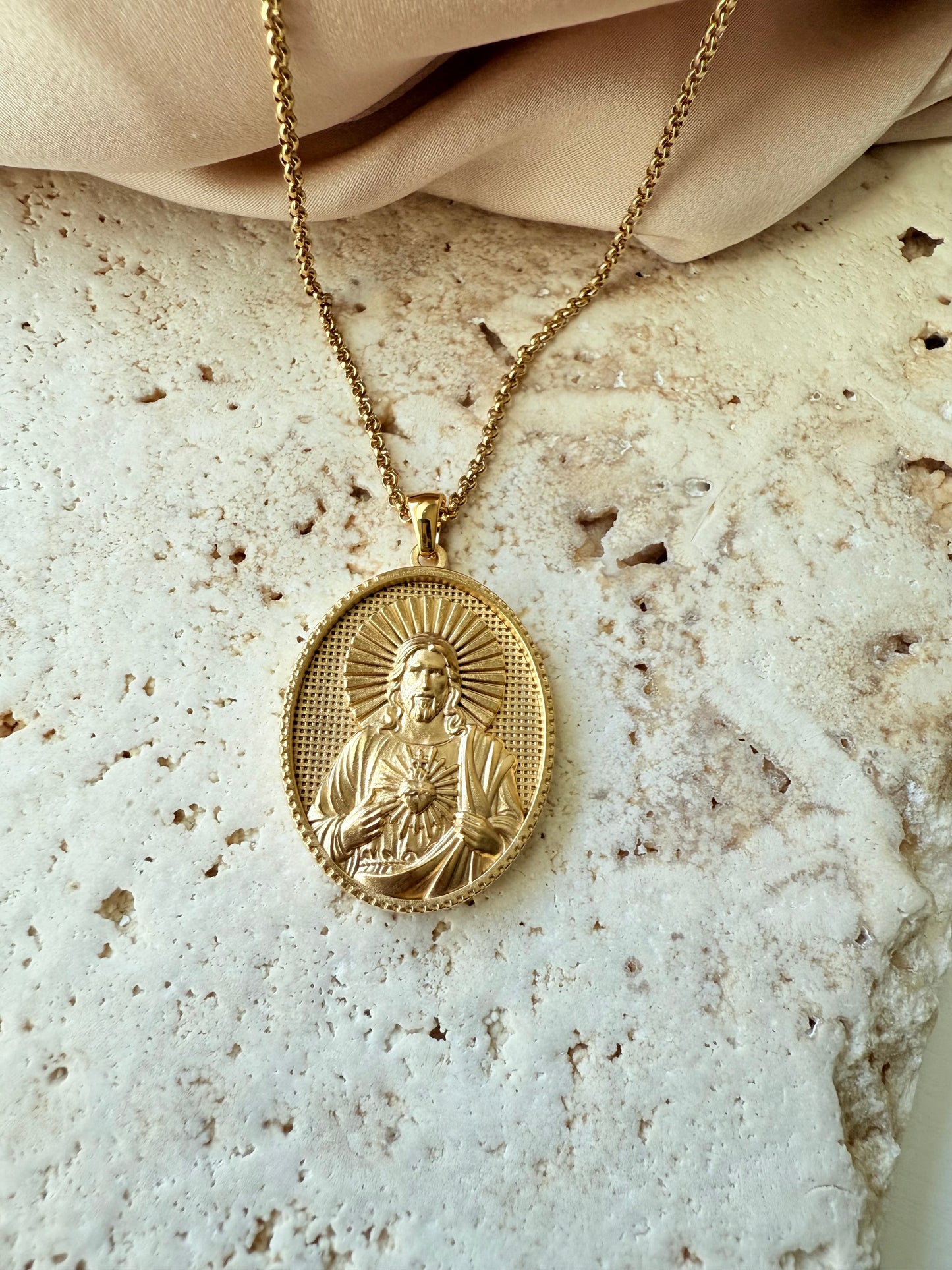 Jesús necklace