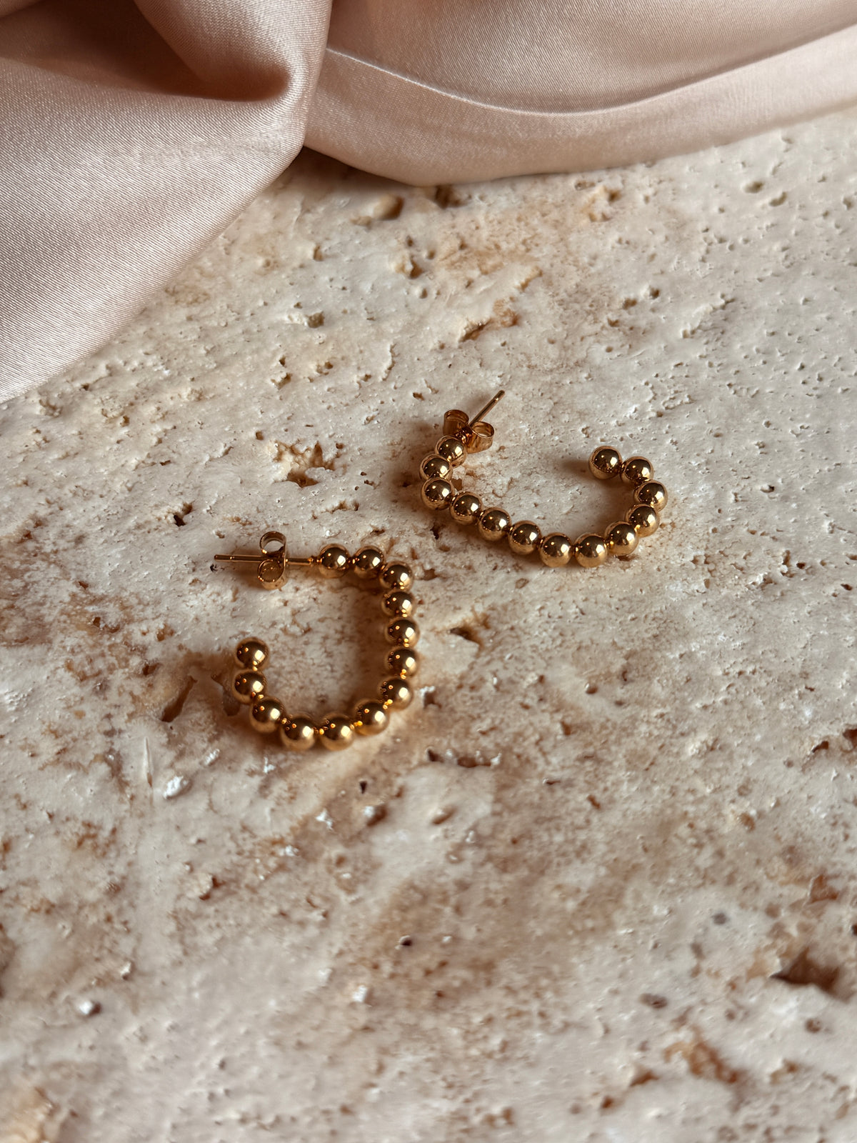 Bubble hoop earrings | 18k gold-plated stainless steel