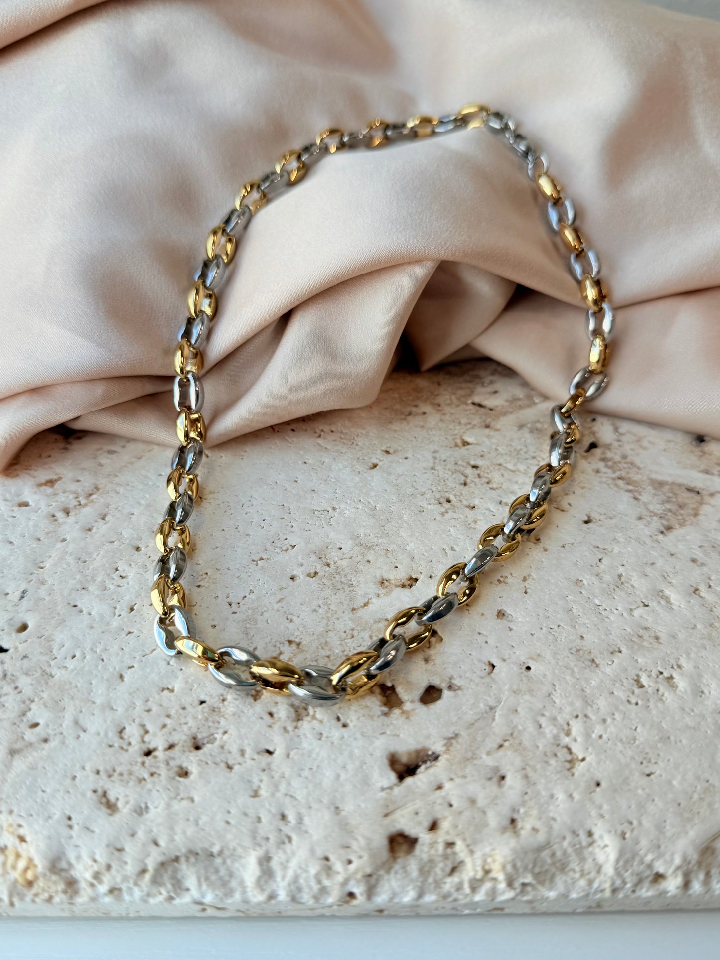 Two tone chain necklace