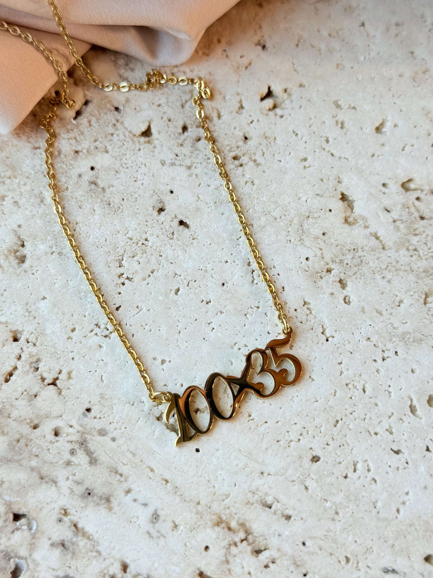 100x35 necklace