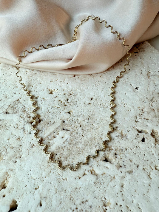 Olas Necklace